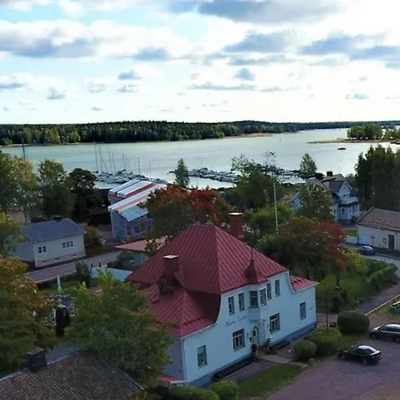 Apartament Vanha Kanttorila ,huone B Pohjakerroksessa