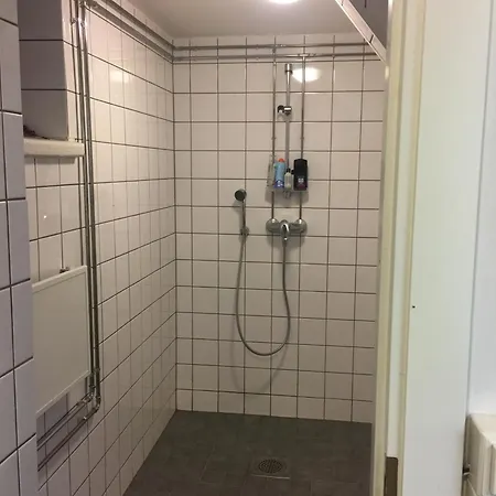 Vanha Kanttorila ,huone B Pohjakerroksessa *