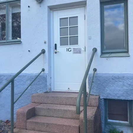 Vanha Kanttorila ,huone B Pohjakerroksessa * Loviisa