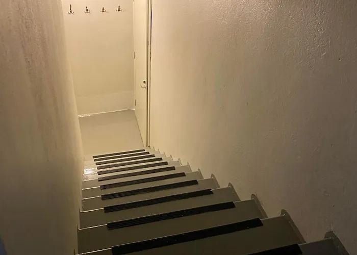 Vanha Kanttorila ,huone B Pohjakerroksessa Loviisa