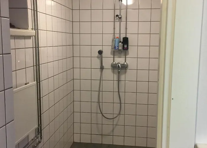 Vanha Kanttorila ,huone B Pohjakerroksessa *