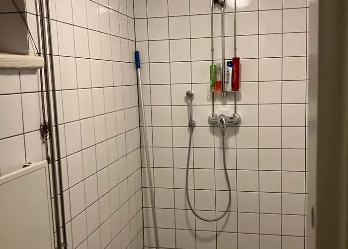 Vanha Kanttorila ,huone B Pohjakerroksessa