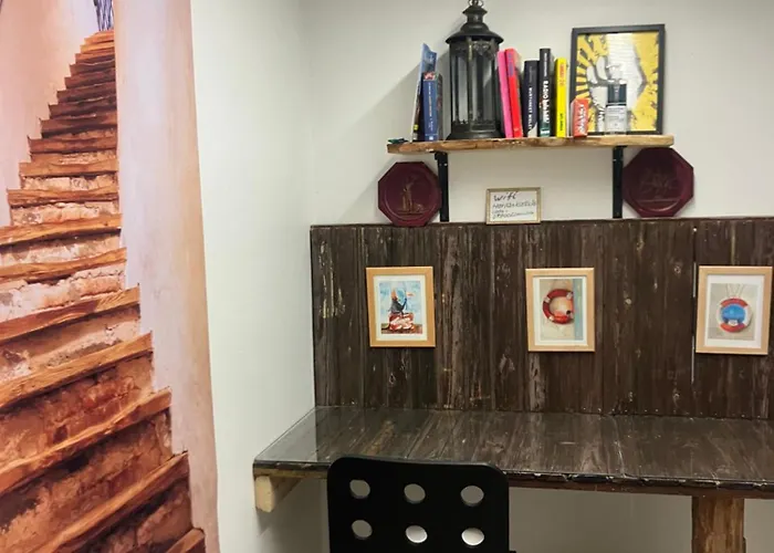 Vanha Kanttorila ,huone B Pohjakerroksessa *