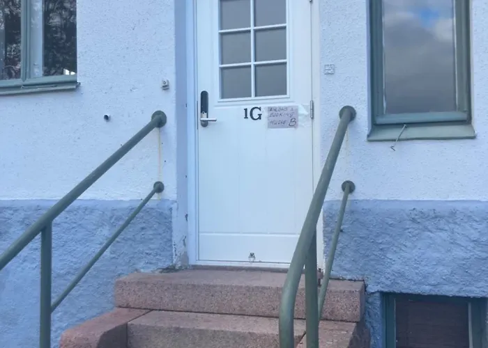 Vanha Kanttorila ,huone B Pohjakerroksessa * Loviisa